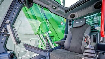 The new SENNEBOGEN maXcab – the most modern and comfortable cab in its class